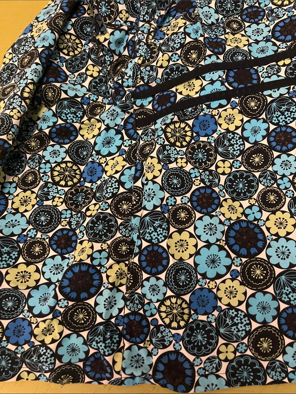 Cherokee Women’s Blue &Black Floral Wrap-Front Scrub Top - Picture 6 of 6